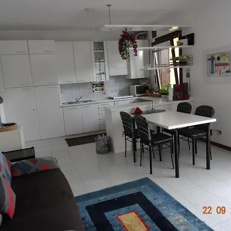 Design Garda - Pool,golfen,biken,wandern Apartament Marciaga
